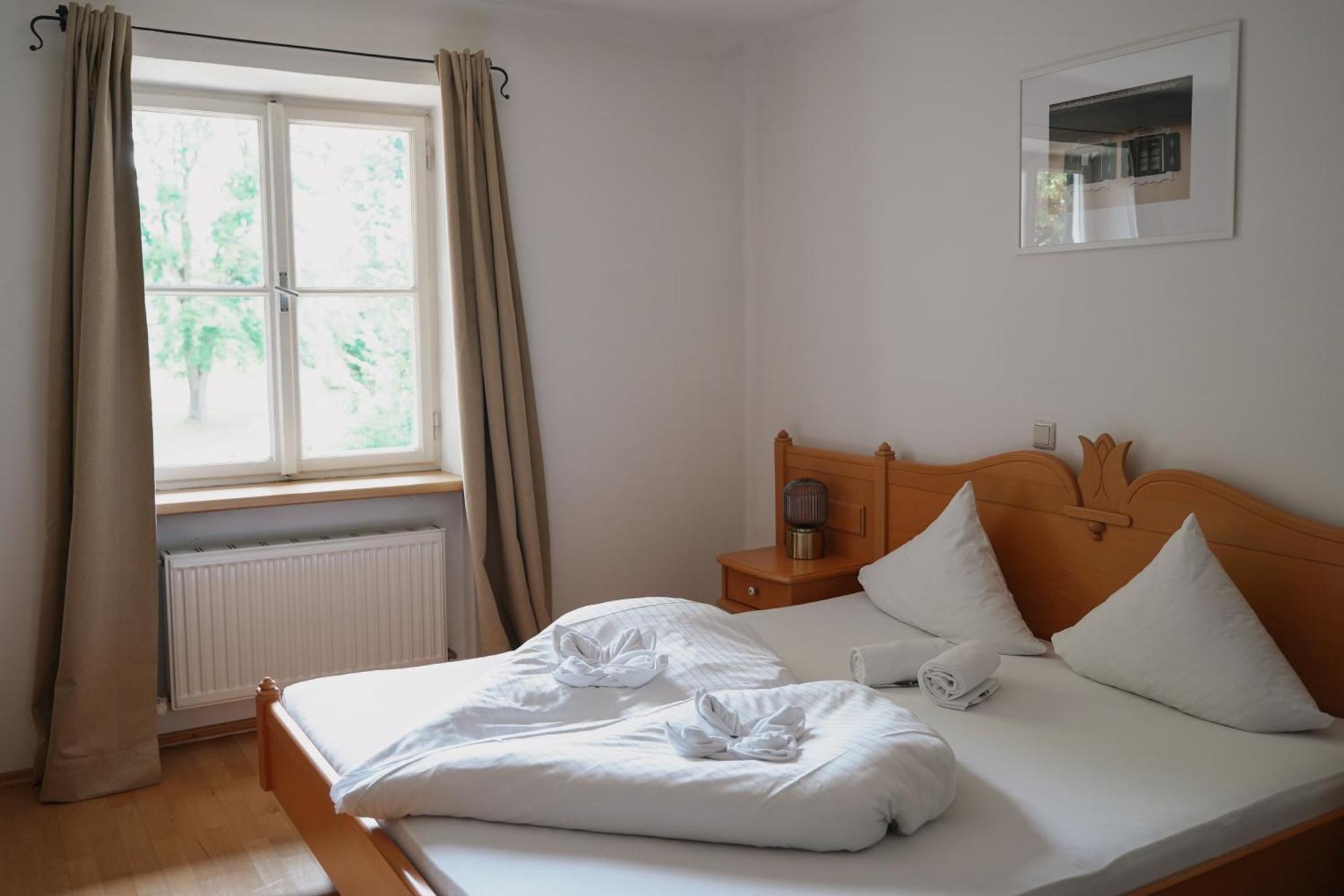 Pension Obertrum Am See Exterior photo